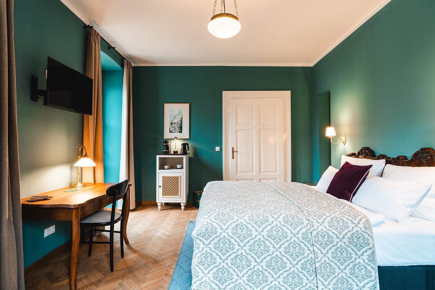 Henri Hotel 4*